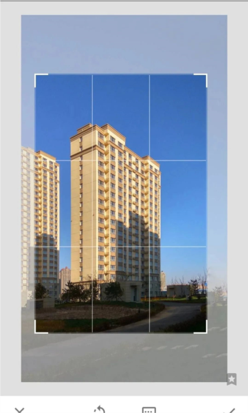 Snapseed怎么矫正歪了的图片